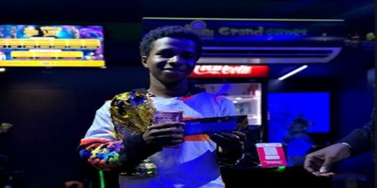 Salim with the trophy